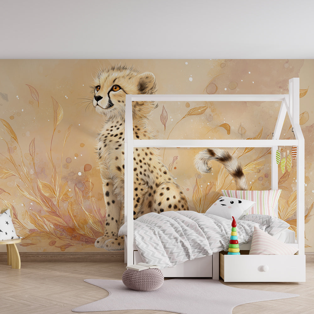 Young cheetah wallpaper with warm beige tones in children's nursery decor by Kids-Mundo