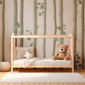 Nature-inspired tree wallpaper in modern children's bedroom with beige and green tones by Kids-Mundo