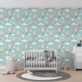 Colorful hot air balloon wallpaper in modern kids bedroom with natural wood furniture by Kids-Mundo