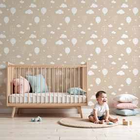 Hot air balloon mural wallpaper creating dreamy sky atmosphere in modern kids nursery by Kids-Mundo