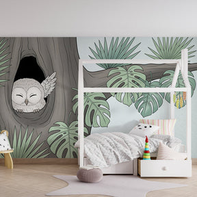 Nature-themed owl wallpaper with lush green foliage for kids room by Kids-Mundo