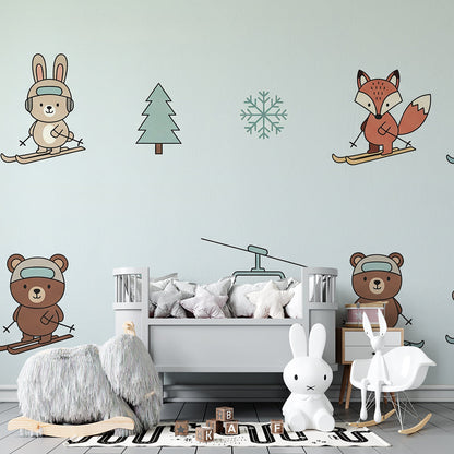 Kids-Mundo ski animals wallpaper mural in a cheerful children's bedroom setting